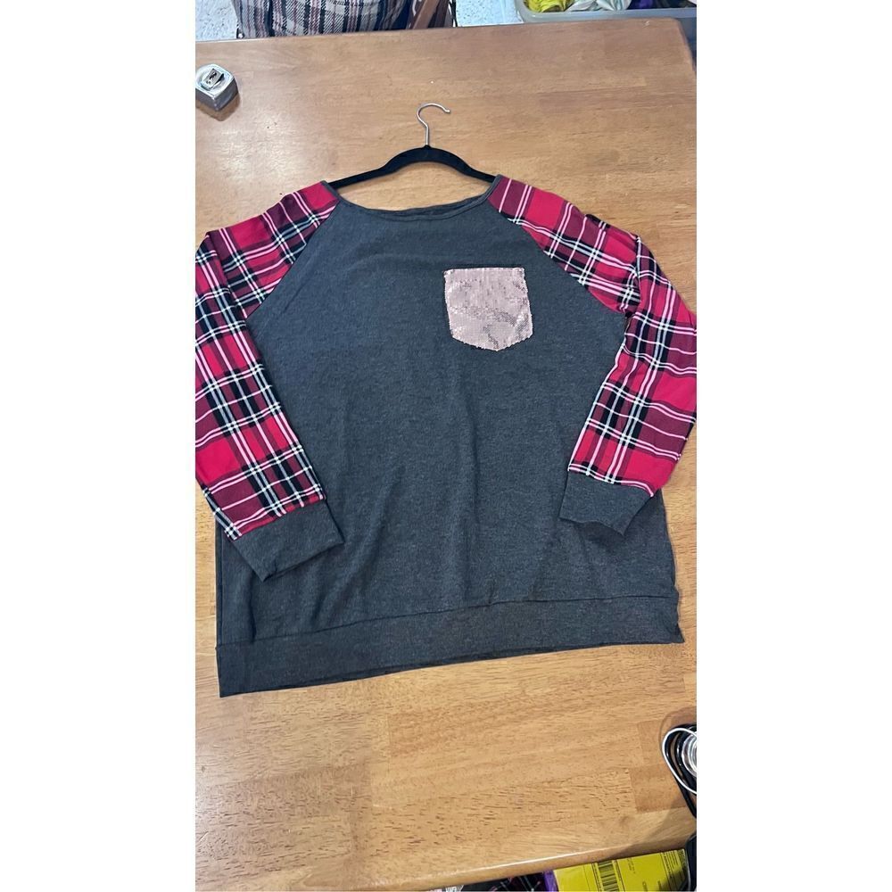GRAY TOP WITH BUFFALO PLAID SLEEVES GOLD SEQUIN POCKET WOMENS SIZE XL CHRISTMAS